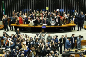 Uma conquista histórica para os trabalhadores e trabalhadoras!